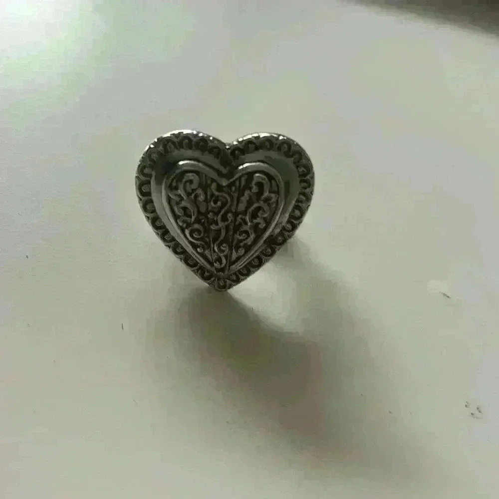Adjustable heart  ring